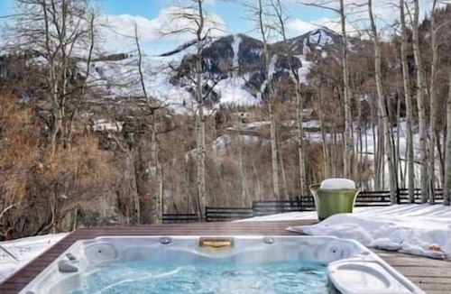 Aspen House | CHEERFUL 5 BEDROOM HOME ASPEN SKI ACCESS