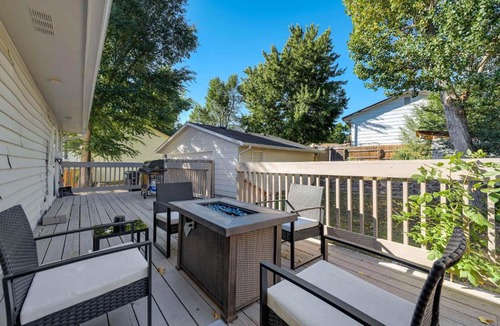 Village Seven Apartment | Cheerful Chalet Centrally Located w BBQ Pit