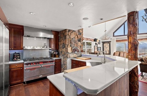 Carbondale House | Chef's Chalet | Gourmet Living w/Views & Hot Tubs