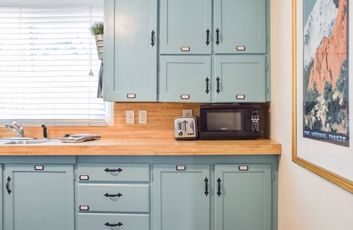 Broadmoor Cottage | ☀CHEYENNE COTTAGE☀Close to Trails/Downtown/Shops☀
