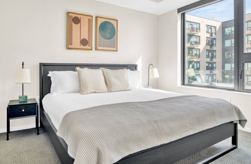 Congress Park Apartment | Chic Congress Park 1BR w/ Gym & Pool, near shops & dining, by Blueground