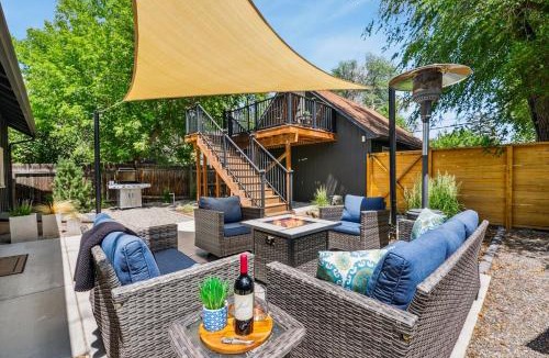 Martinez Park House | Chic Luxury Retreat in Old Town, Walk Everywhere!