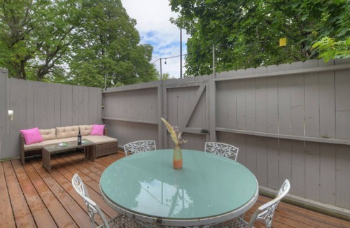 Green Meadows House | Chic Townhome ~ 5 min drive to Pearl ~ Game Room