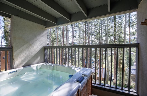 Peak 9 House | Chimney Ridge Sunflower Townhome: Walk to Lift, Private Hot Tub