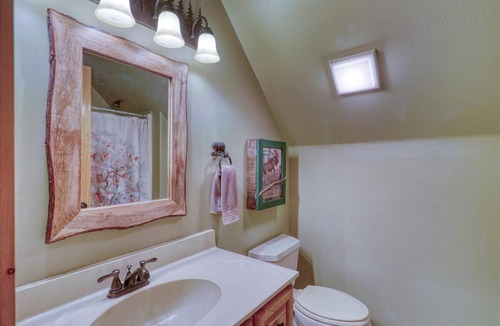 Pagosa Springs Cabin | CHOOSE LEGACY MOUNTAIN LODGE, AND ENJOY BEAUTIFUL MOUNTAIN VIEWS!