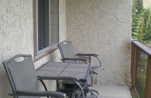 Mountain House Condo | Christmas DISCOUNT! Updated, very comfy. 5min walk to Peru Lift. 2bed,2ba,
