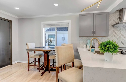 Congress Park House | City Living|Sleeps 4|Walkable|Fenced In Yard