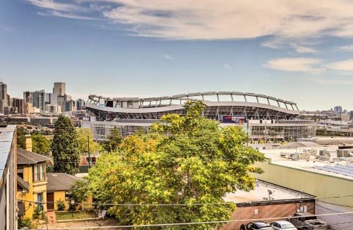 West Colfax House | City Skyline Views Upscale Denver Townhome