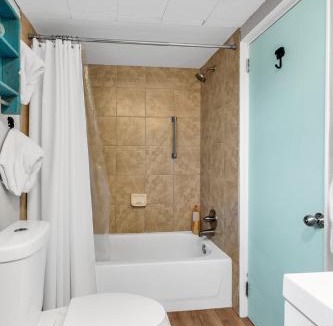 Canon City House | Claire Cottage - Cozy House in Nice Neighborhood