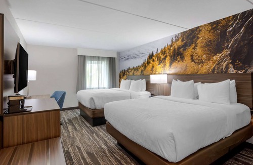 Charlottesville Hotel | Clarion Pointe Charlottesville