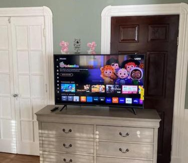 Schenectady Apartment | Classic King Suite Apartment