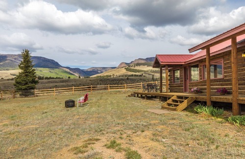 Creede House | Classic Log Cabin - Amazing Views - ATV Parking - Close to Town