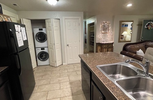 Berkley House | Classy 3 bdrm Great reviews! Awesome Denver Location Only 5 mins to every hi-way