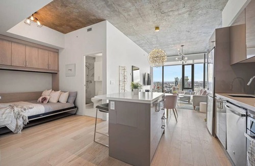 Beltline Apartment | Classy & Comfortable Sub-Penthouse w Pool, AC