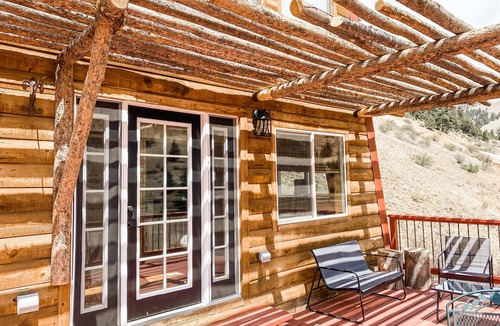Creede Cabin | Clean cabin amid Nat Forest with private creek access, Wi-Fi, and pet friendly!