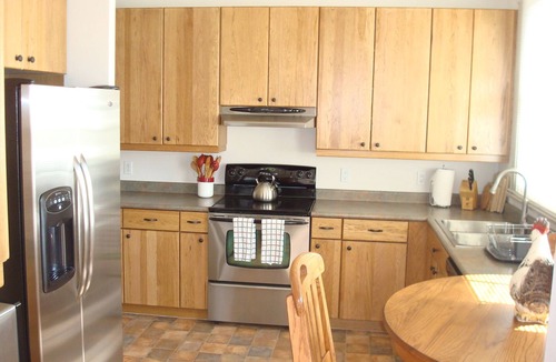Glenwood Springs House | Clean comfortable Victorian house with central air conditioning