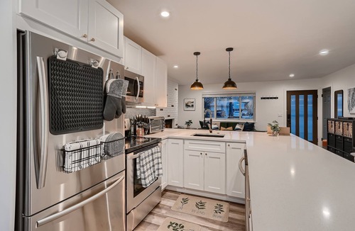 Lamar Heights Area House | Clean Cozy Chic - Easy Access to Denver - Great for Families