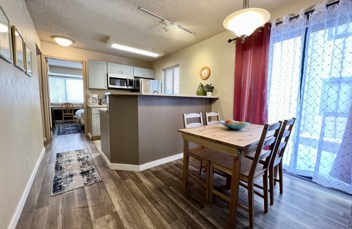Greenwood Village Condo | Clean & Cozy One Bedroom Condo W/Kitchen In DTC