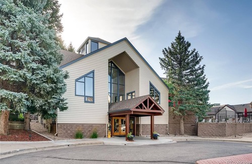 Greenwood Village Condo | Clean & Cozy One Bedroom Condo W/Kitchen In DTC