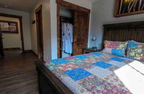 Historic District Bed & Breakfast | Clear Creek Inn