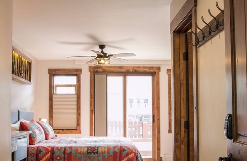Historic District Hotel | Clear Creek Inn