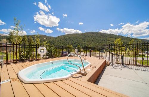 Lakeside Village House | Clearwater Lofts Bldg 3 103 by SummitCove Lodging