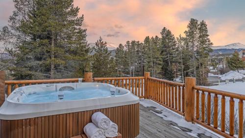Peak 8 House | Clifton Lodge