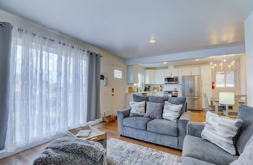 Northglenn House | Close to DT Denver | Easy Access to Mtns! | Patio
