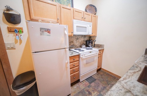 River Run Condo | Close to Gondola, Walk to Dining, Hot Tub