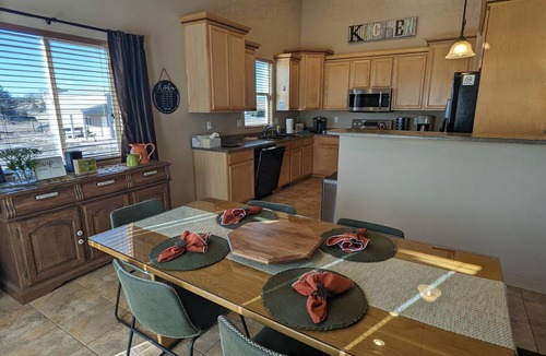 Pueblo West House | Close to Royal Gorge, Pueblo Lake, Famous river walk, Colorado Springs, Salida