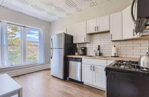 Congress Park Apartment | Cloud by Modern Midstay/1Block to City Park #C12