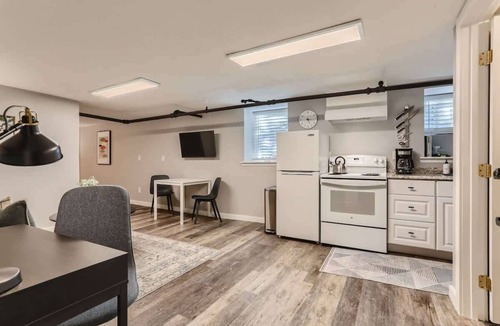 City Park Apartment | Cloud by Modern Midstay/1Block to City Park #C16