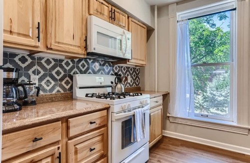 City Park Apartment | Cloud by Modern Midstay 1 Block to City Park #C8