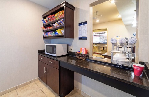 Eaton Hotel | Cobblestone Inn & Suites - Eaton