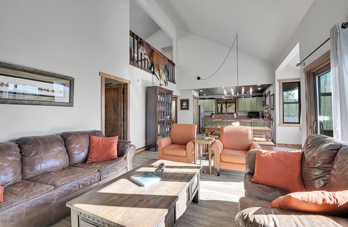 Evergreen House | Colorado Dream Vacation!5 min to Lake House!Next to nothing,close to everything!
