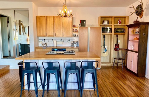Clifton House | Colorado River Lake guest house animal sanctuary