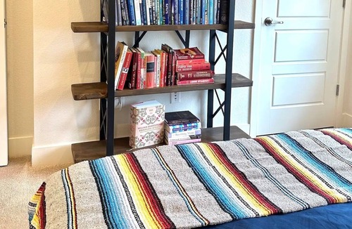 Bel Aire House | Colorful Casa Frida 10m downtown