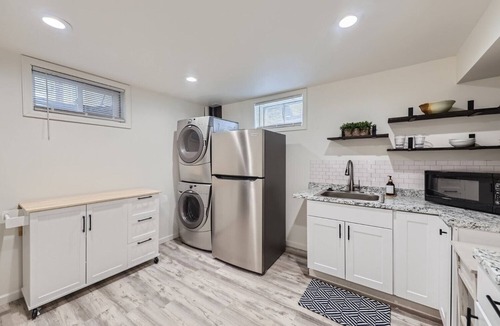 Northglenn House | Colorful Colorado Home: 5BR, 2BA - 20 min to Denver