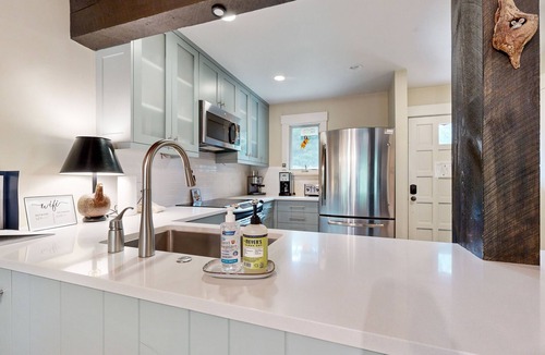 Vail House | Colorful Riverfront Chalet with Shared Pool and Hot Tub - Close to Ski Slopes