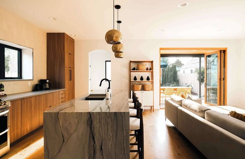 Sunnyside House | Colorful Sunnyside Escape - Walk to Dining & Parks