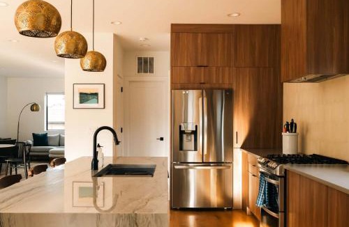 Sunnyside House | Colorful Sunnyside Escape - Walk to Dining & Parks