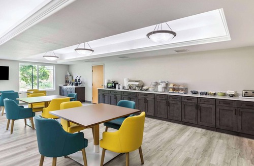 Glenwood Springs Hotel | Comfort Inn & Suites Glenwood Springs On The River