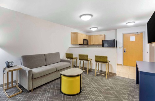 Glenwood Springs Hotel | Comfort Inn & Suites Glenwood Springs On The River
