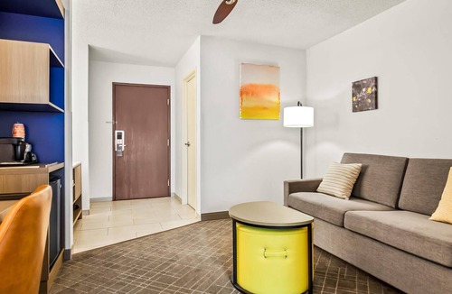 O'Fallon Hotel | Comfort Inn & Suites O'Fallon - St. Louis Area