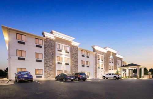 Pueblo Hotel | Comfort Inn & Suites Pueblo