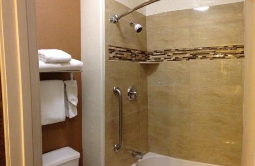 North Central Evergreen Hotel | Comfort Suites Golden West on Evergreen Parkway