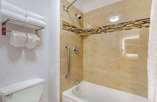 North Central Evergreen Hotel | Comfort Suites Golden West on Evergreen Parkway