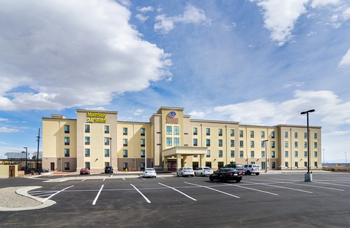 Sun Valley Hotel | Comfort Suites Near Denver Downtown