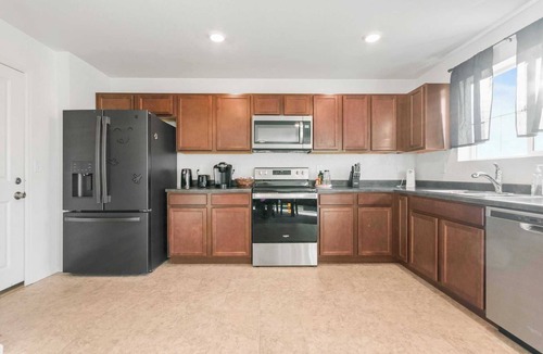 Aurora House | Comfortable 4BR Home with Private Backyard & Mountain Views in Aurora #41955