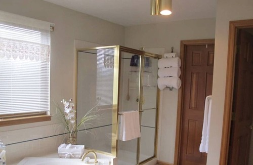 Lakewood House | Comfortable and Spacious 4 bedroom home